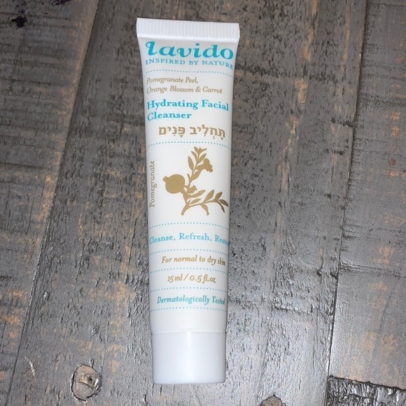 5/$25 Lavido Hydrating Facial Cleanser NEW - Picture 1 of 2